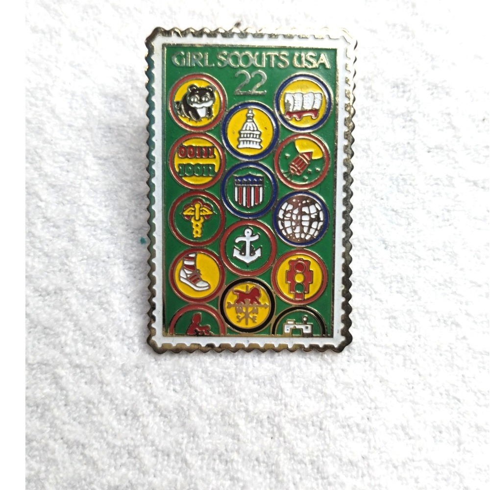Girl Scouts USA 22 Merit Badge Collage Enamel Pin‎ Green Gold Stamp Shape GSUSA
